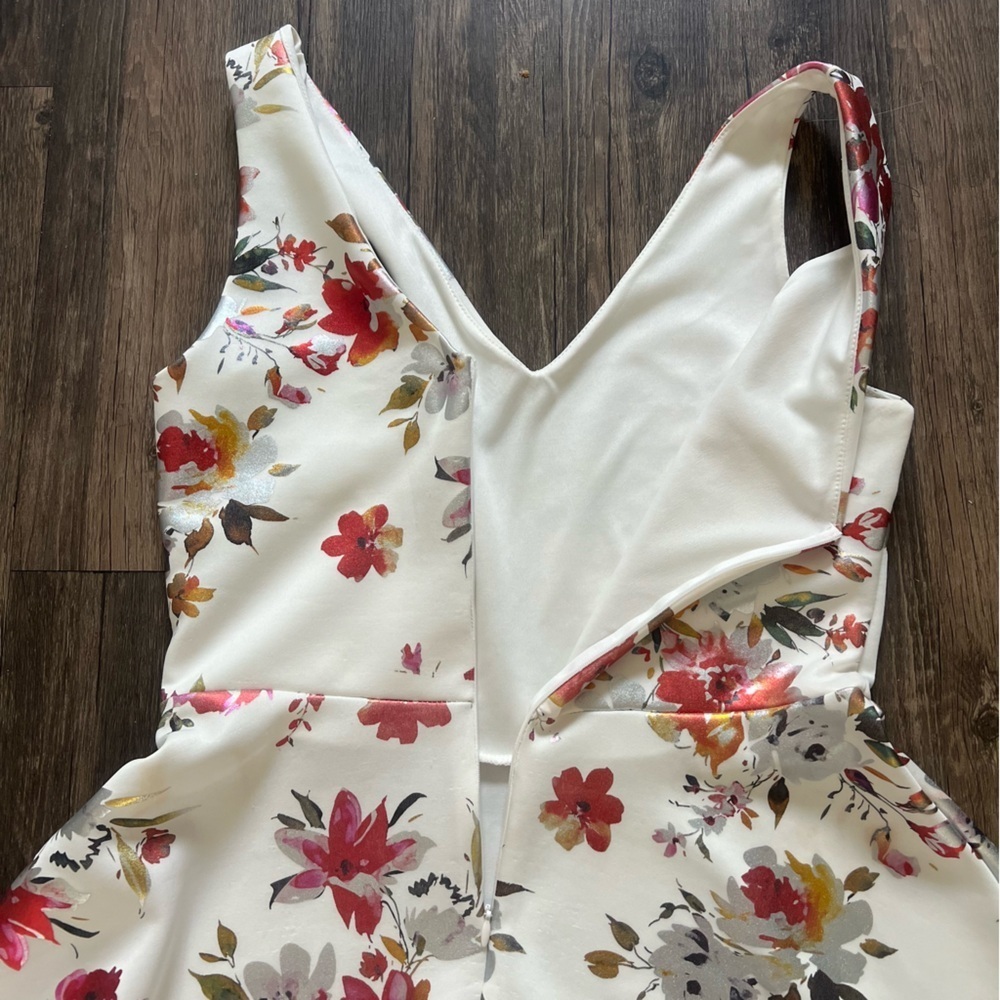 Aqua Floral White Red V Neck Fit and Flare Sleeveless Short Dress Open V Back L - Picture 10 of 10